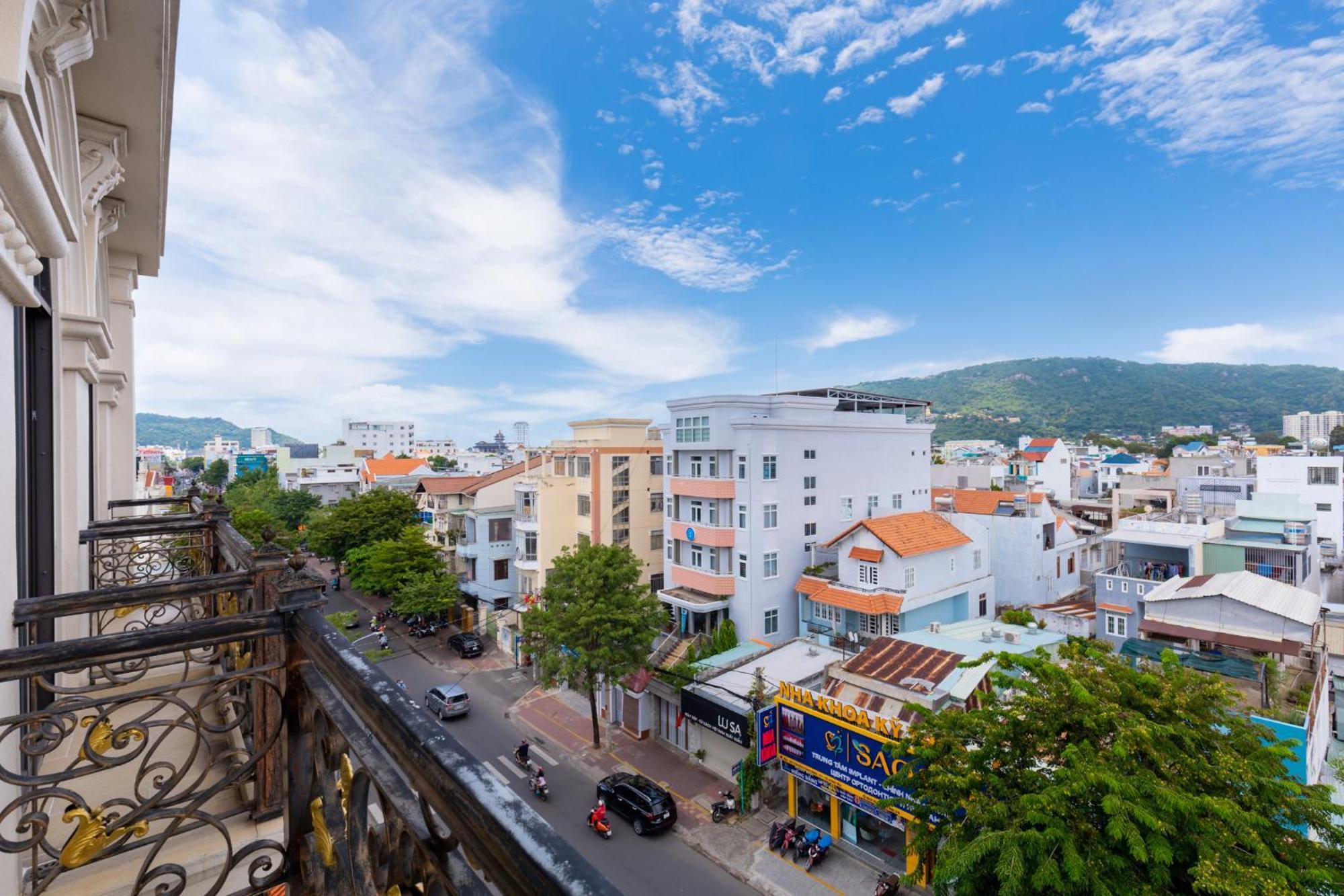Prague Hotel Vung Tau Buitenkant foto